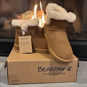 Bearpaw Wren Suede Leather,wool blend lined,sheepskin footbed,traction sole,warm